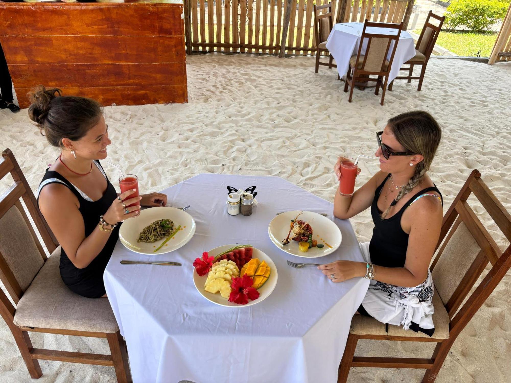 Relax Hotel Taj Nungwi Eksteriør bilde